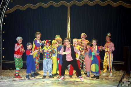 Viel Spaß bei ihrer Nummer hatten die bunt kostümierten Clowns. Foto: Tucholke/pp/Agentur ProfiPress