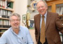 Hans Bösch (r.) mit Prof. Dr. Wolfgang Böhme, einem Nachfahren Wilhelm Buschs, im Bonner Museum König. Foto: Manfred Lang/pp/Agentur ProfiPress