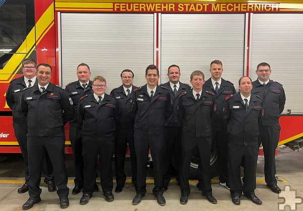 Der neue Vorstand der Freiwilligen Feuerwehr Mechernich um Löschgruppenführer Hussein Yassine (2.v.l.) und seine Stellvertreter Kevin Hembach (l.) und Thomas Recher (3.v.l.) Foto: LG Mechernich/pp/Agentur ProfiPress