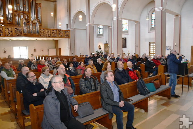 In einer gut besuchten GdG-Versammlung berieten 60 Mechernicher Christen über die Zukunft pastoraler Räume. Foto: Manfred Lang/pp/Agentur ProfiPress