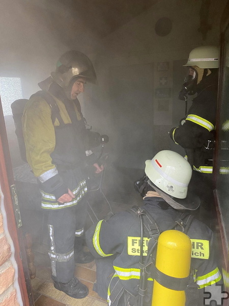Auch Thema: Eine praktische Einweisung zum Vorgehen bei Bränden in geschlossenen Räumen unter Zuhilfenahme der Wärmebildkamera. Foto: Feuerwehr Harzheim/pp/Agentur ProfiPress