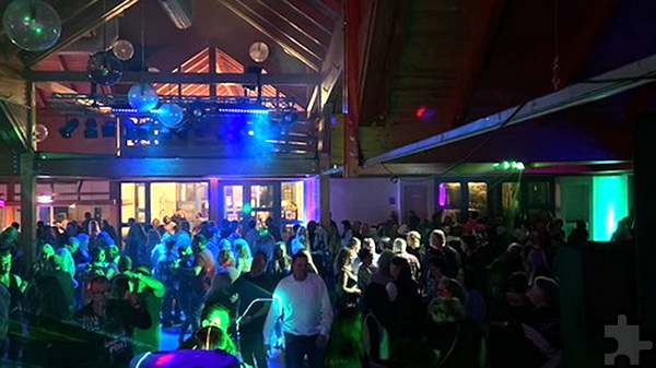 Am Samstag, 10. Juni, wird in der Kommerner Bürgerhalle wieder große Ü-30-Party mit „DJ Marc Kiss“ und „DJ Tommy Gun“ gefeiert. Foto: Veranstalter/pp/Agentur Profipress