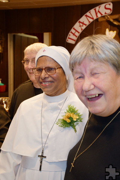 Die Jubilarin mit den Communio-Schwestern Maria (l.) und Helene. Foto: Manfred Lang/pp/Agentur ProfiPress