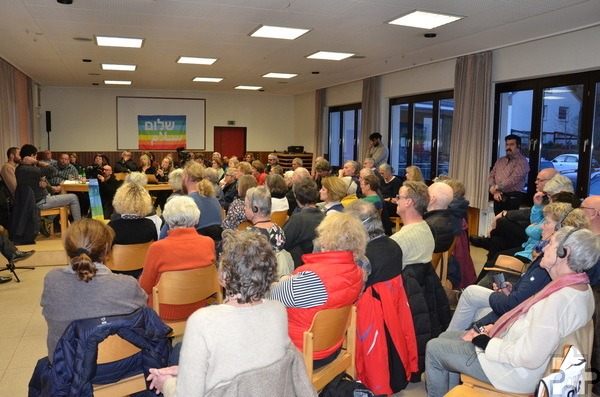 Rund 80 Besucher waren erschienen, ein Kamerateam drehte sogar eine Dokumentation. Foto: Henri Grüger/pp/Agentur ProfiPress