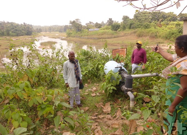 Projekt „Giridih“ (2020-2024), ein Teich, der zur Bewässerung von Feldern genutzt wird. Nach Ende der Regenzeit ist dieser Teich mit Wasser gefüllt. Die Teiche müssen von Zeit zu Zeit entschlammt werden. Foto: Dr. Franz Richter/EBI/pp/Agentur ProfiPress