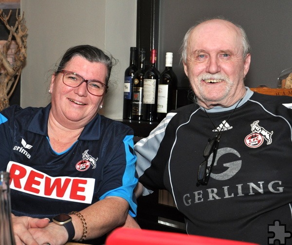 Fanclub-Vorsitzender Günter Henk und „Vize" Sandra Igel. Foto: Reiner Züll/pp/Agentur ProfiPress          