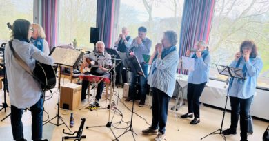 Der Euskirchener „Mundharmonika-Kreis“ war zu Gast beim Frühlingsfest im Hause Effata und spielte Volkslieder und Schlager – ganz zur Freude der Senioren. Foto: Haus Effata/pp/Agentur ProfiPress