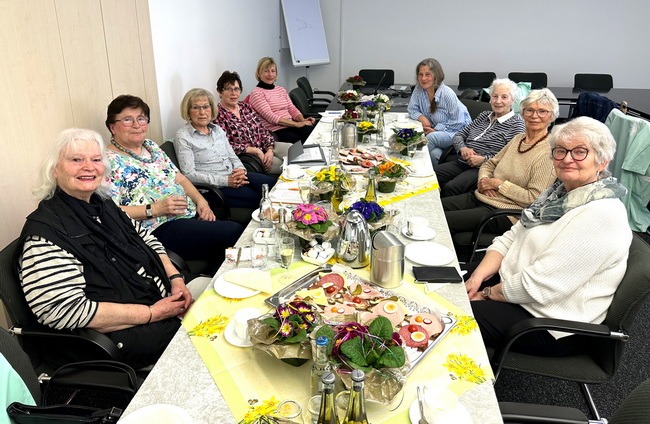 Die „Grünen Damen“ vom Kreiskrankenhaus Mechernich suchen weitere ehrenamtliche Helferinnen und Helfer. Foto: Henri Grüger/pp/Agentur ProfiPress