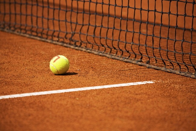 Der „Tennis-Club Blau-Gold Kommern e.V.“ lädt am 4. Mai zum Tag der offenen Tür auf die Tennisanlage in Kommern-Süd ein. Geboten wird viel Programm. Symbolbild: Rainer Sturm/pixelio/pp/Agentur ProfiPress