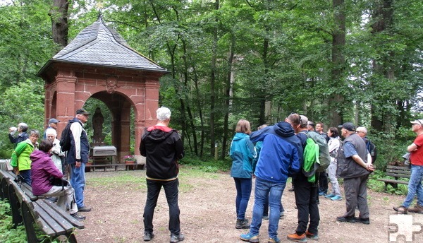 Ein historischer Zwischenstopp in schönster Natur war die Eickser Waldkapelle. Foto: Gabriele Schumacher/Stadt Mechernich/pp/Agentur ProfiPress