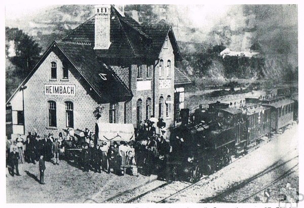 Mit der Eisenbahn, die unter französischer Regie stand, tauchten die Separatisten am 27. Oktober 1923 in Heimbach auf. Es kam zu einer Schlacht mit einem Eifeler „Selbstschutzverband“, dem sich auch Arbeiter und Bauern aus dem heutigen Stadtgebiet Mechernich angeschlossen hatten. Repro: Franz Daheim/pp/Archiv ProfiPress