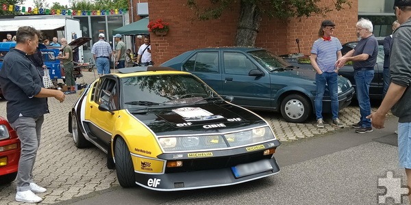 Ein besonderer Blickfang war dieses sportliche Fahrzeug „Renault-Alpine“. Foto: Reiner Züll/pp/Agentur ProfiPress