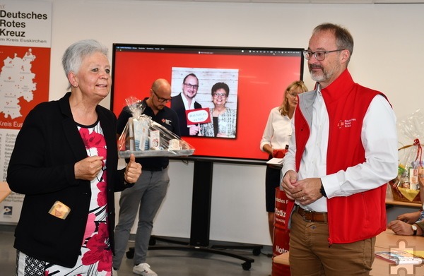 Hartnäckig und engagiert: Ilona Raabe (v.l.), ihr Ex-Azubi und späterer Chef Patrick Dost, ihre Nachfolgerin Heike Iven und Kreisgeschäftsführer Rolf Klöcker. Foto: Manfred Lang/pp/Agentur ProfiPress