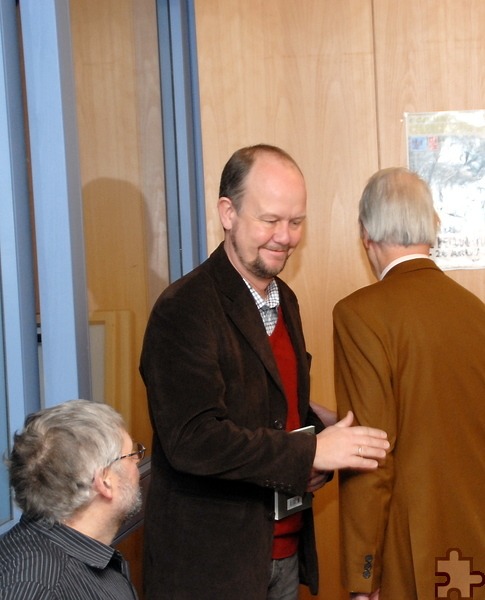 Verleger Ralf Kramp bei einer Buchvorstellung mit Fritz Koenn und Karl Reger im Bergwerksmuseum „Grube Wohlfahrt“ in Rescheid. Archivfoto: Manfred Lang/pp/Agentur ProfiPress