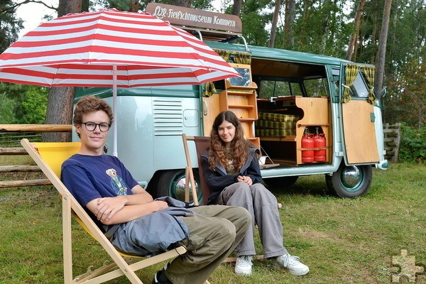 Rund um die Baugruppe Niederrhein hatten sich zahlreiche Gäste mit Wohnwagen postiert, die einen Kurzurlaub auf dem Kahlenbusch im Stil der damaligen Zeit vollführten. Foto: Cedric Arndt/pp/Agentur ProfiPress