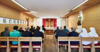 In der Hauskapelle der Communio wird ab 4. Oktober an jedem ersten Freitag im Monat um 17.30 Uhr ein Rosenkranz für den Frieden in der Welt gebetet. Foto: Hanna Witte