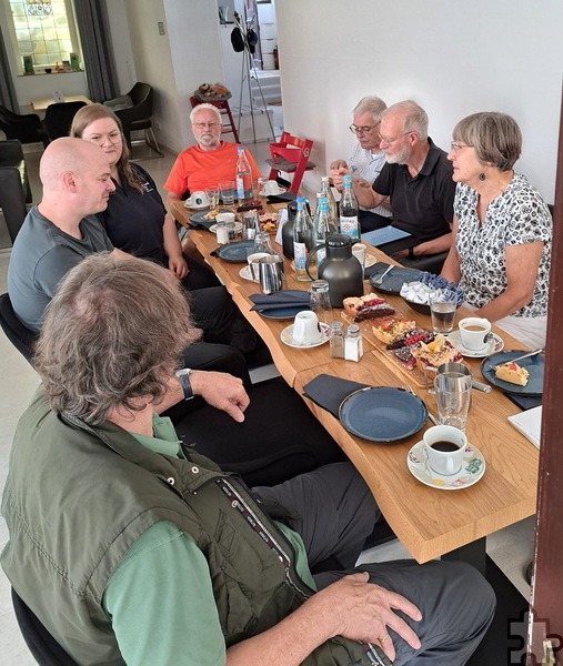 Das Ganze findet nun regelmäßig mittwochs von 13.30 bis 15.30 Uhr im „Kleens Café“ statt. Die nächsten Termine sind der 25. September, 23. Oktober, 20. November und 18. Dezember. Foto: Angelika Eimermacher/DRK/pp/Agentur ProfiPress