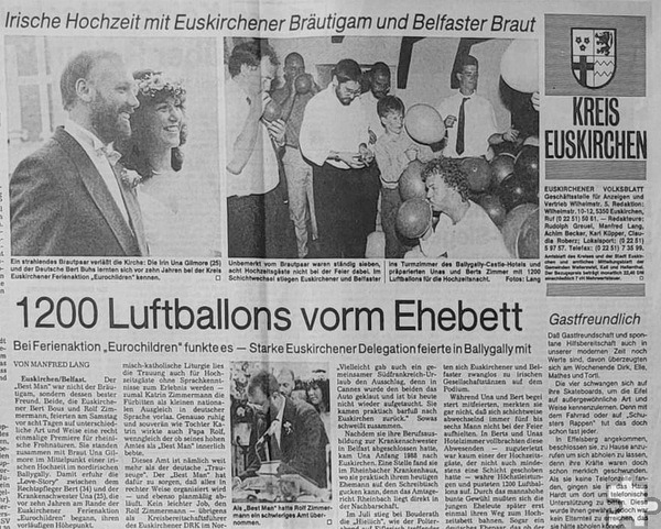 Viele Rotkreuzleute aus dem Kreis Euskirchen und Mitstreiter der Euro-Children-Aktion waren 1989 bei einer irisch-Eifeler Hochzeit zu Gast. Repro: Manfred Lang/pp/Agentur ProfiPress