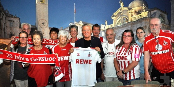 Lauter Eifeler FC-Fans in Roggendorf. Foto: Reiner Züll/pp/Agentur ProfiPress