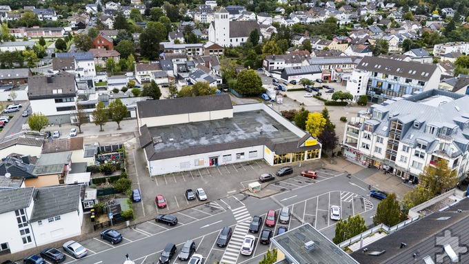 Das ehemalige Supermarkt-Gebäude am Bleibergplatz ist das Schlüsselobjekt für die Innenstadtentwicklung. Aktuell laufen Gespräche mit einem Investor, um dort ein Geschäftshaus mit Tiefgarage zu realisieren. Foto: Ronald Larmann/pp/Agentur ProfiPress