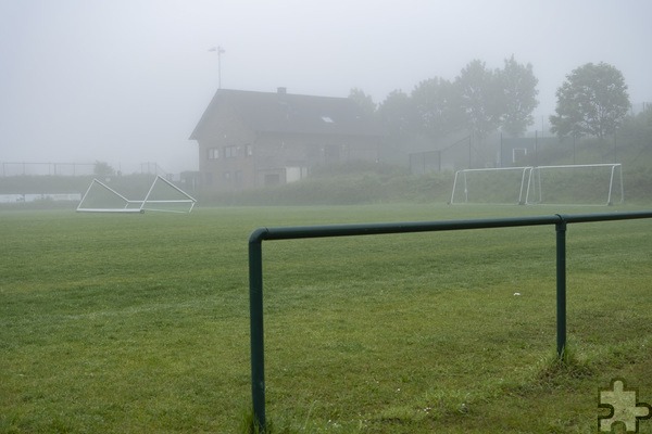 Ob es zu einem Ausbau am Kommerner Wälschbachstadion kommen kann, liegt weiterhin im Nebel. Die Verwaltung ist jetzt gefordert, Antworten auf zahlreiche Fragen zu liefern. Foto: Ronald Larmann/pp/Agentur ProfiPress  