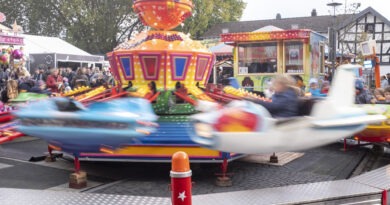 In Kommern geht es bald wieder rund: Vom 18. bis 21. Oktober wird in dem malerischen Fachwerkort Kirmes und historischer Handwerkermarkt mit ganz viel Programm gefeiert. Archivfoto: Ronald Larmann/pp/Agentur ProfiPress