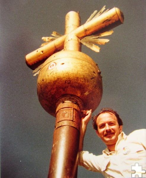 Der junge Krey als Bergsteiger unterm Gipfelkreuz im September 1980. Foto: Privat/pp/Agentur ProfiPress