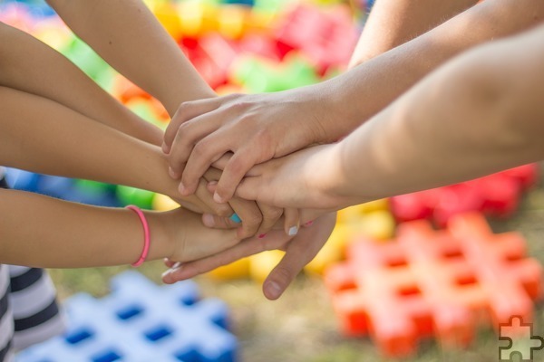 Das 33. „unicef-Konzert“ der Musikschule Schleiden findet am 24. November im Clara-Fey-Gymnasium statt. Symbolbild: Michal Jarmoluk/pixabay/pp/Agentur ProfiPress