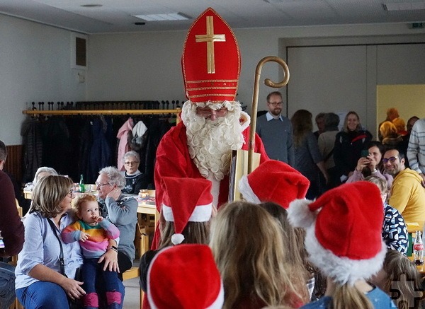 Auch der Nikolaus hat für den 1. Dezember im Johanneshaus sein Kommen zum „Hüttenzauber im Advent“ zugesagt. Foto: Carina Milz/pp/Agentur ProfiPress