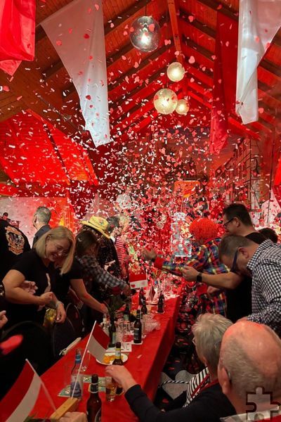 Beste Laune und ausgelassene Stimmung herrschte in der bis auf den letzten Platz ausverkauften Kommerner Bürgerhalle. Foto: Frank Schmitz/pp/Agentur ProfiPress