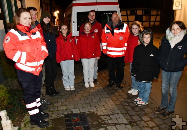 Diesmal waren Victoria Bursch, Ronja Wnuck, Finnja Prinz, Laura Niestroj, Florian Jungmann, Elias Derichs, Jahn Rother und Annie Schumacher sowie Bereitschaftsleiter Sascha Suijkerland vom Rotkreuz-Ortsverein Mechernich mit von der Partie. Foto: Manfred Lang/pp/Agentur ProfiPress