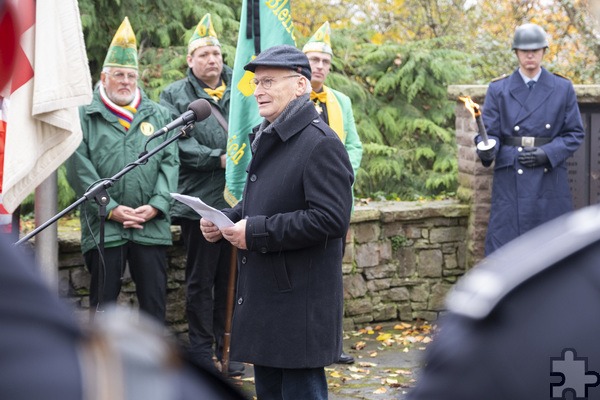 „Die Gräuel, die sich in den Jahren der nationalsozialistischen Terrorherrschaft ereignet haben, dürfen sich niemals wiederholen“, mahnte Mechernichs Bürgermeister Dr. Hans-Peter Schick. Foto: Ronald Larmann/pp/Agentur ProfiPress