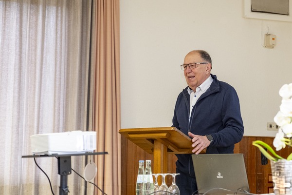 Der stellvertretende Landrat Leo Wolter betonte die besondere Bedeutung des Hospizes. „Es ist eine Einrichtung, die tut der Eifel gut“, so der Vertreter von Landrat Markus Ramers. Foto: Ronald Larmann/pp/Agentur ProfiPress