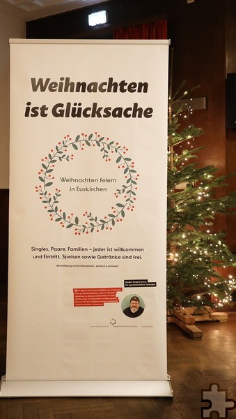 Mit diesem Rollup wurde im Alten Casino auch für die noch kommenden Weihnachtsveranstaltungen für Alleinstehende und einsame Paare geworben. Foto: Agentur Gottselig/pp/ProfiPress