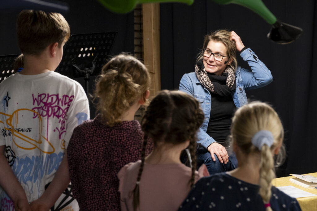 Knifflige Fragen hatten die Schüler für Frauke Angel vorbereitet: Die war allerdings nie um eine Antwort verlegen. Foto: Ronald Larmann/pp/Agentur ProfiPress