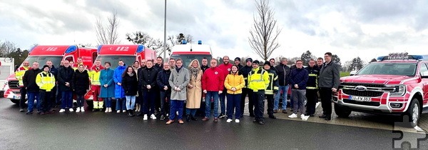 „Es ist wichtig, dass Rettungsdienst und Katastrophenschutz professionell ausgestattet sind“, betonte Landrat Markus Ramers bei der Übergabe der neuen Einsatzfahrzeuge. Foto: Wolfgang Andres/Kreis Euskirchen/pp/Agentur ProfiPress