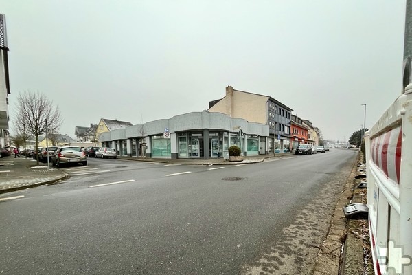 Aktuell befindet sich an der Ecke Bahnstraße/Arenbergstraße ein eingeschossiger Bau. Ein Investor möchte dort ein Mehrfamilienhaus mit drei Geschossen und Staffelgeschoss erreichten, doch die Politik ist dagegen. Foto: Larmann/pp/Agentur ProfiPress