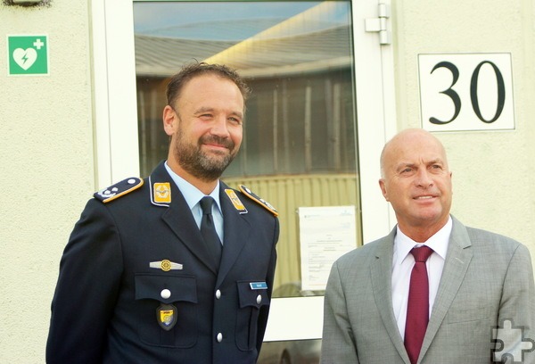 MdB Rüdiger Lucassen (r.) von der AfD, hier bei einem Besuch bei der Bundeswehr in Mechernich mit Oberstleutnant Lars Rauhut, kommt über die Reserveliste in den Bundestag. Er sagt: „Der Wähler hat den rechts-konservativen und den konservativen Kräften in Deutschland eine deutliche Mehrheit gegeben.“ Archivfoto: pp/Agentur ProfiPress