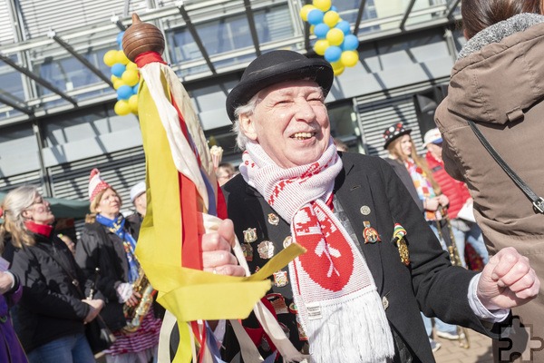 Super gelaunt und bester Stimmung war auch dieser Jeck. Foto: Ronald Larmann/pp/Agentur ProfiPress