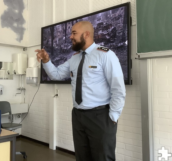 Ziel war es, dass die Schülerinnen und Schüler „in einer sicherheitspolitisch herausfordernden Zeit und einer immer komplexer werdenden weltpolitischen Lage“ Orientierung erhalten.