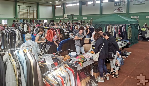 Am 6. April öffnen sich die Tore der Mechernicher Dreifachturnhalle zum 25. „Frauenflohmarkt“. Fotos: Manfred Görgen/pp/Agentur ProfiPress