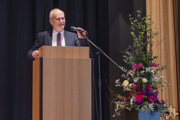 Bestens aufgelegt, wenn auch ein wenig wehmütig, war Dr. Hans-Peter Schick bei seinem letzten Jahresempfang als Mechernicher Bürgermeister. Foto: Ronald Larmann/pp/Agentur ProfiPress 