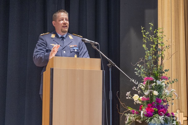 Für den Mechernicher Standortältesten, Oberstleutnant Jochen Schnabel, steht fest, dass es nun an der Zeit ist, die notwendigen Schritte zu unternehmen, um die Streitkräfte fit für die Zukunft zu machen. Foto: Ronald Larmann/pp/Agentur ProfiPress