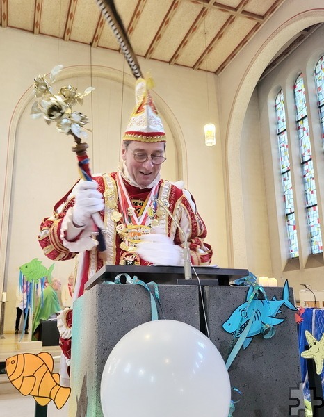 Mit der Symbolik der Karnevalsfiguren und der Dogmatik der katholischen Kirche setzte sich Prinz Joachim I. in seiner Predigt auseinander. Foto: Sabine Roggendorf/pp/Agentur ProfiPress