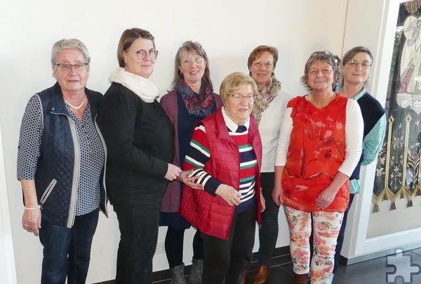 Das Weltgebetstags-Team mit (v.r.) Steffi Schäfer-Gröb, Martina Ernst, Helga Klinkhammer, Elisabeth Fischer, Astrid Monter, Sigrid Frentzen-Stöhr und Irmgard Jeske. Foto: Franz Richter/pp/Agentur ProfiPress