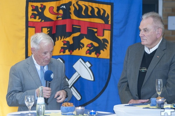 Beim Neujahrsempfang 2020 der Mechernicher Bundeswehr schwelgten Oberst a.D. Dietmar Wolter (l.) und Oberstleutnant a.D. Friedrich Hunsicker, die beide mit der Bundeswehr an den Bleiberg kamen und dort ein neues Zuhause fanden, in Erinnerungen an die sechziger und siebziger Jahre in der geheimen Untertageanlage und der Bleibergkaserne. Archivfoto: Markus Winkel/BW/pp/Agentur ProfiPress