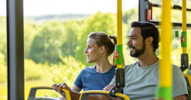 Busse der RVK Köln machen Wandern und Natur erleben mit ÖPNV in der Nordeifel schmackhaft. Foto: Dominik Ketz/Eifel Tourismus GmbH/pp/Agentur ProfiPress