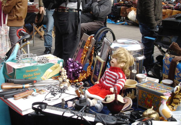 Der vierte große Dorftrödel findet in Satzvey am Sonntag, 18. Mai, von 10 bis 15 Uhr statt. Das Organisationsteam lädt zum stöbern ein. Symbolbild: Sabine Lange/pixabay/pp/Agentur ProfiPress