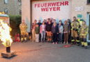 Unter dem Motto „Frauenpower gegen die Flammen“ lud die Weyerer Feuerwehr vor allem die örtliche Damenwelt plus Partner zu einer Schulung ans Gerätehaus. Foto: Feuerwehr/pp/Agentur ProfiPress