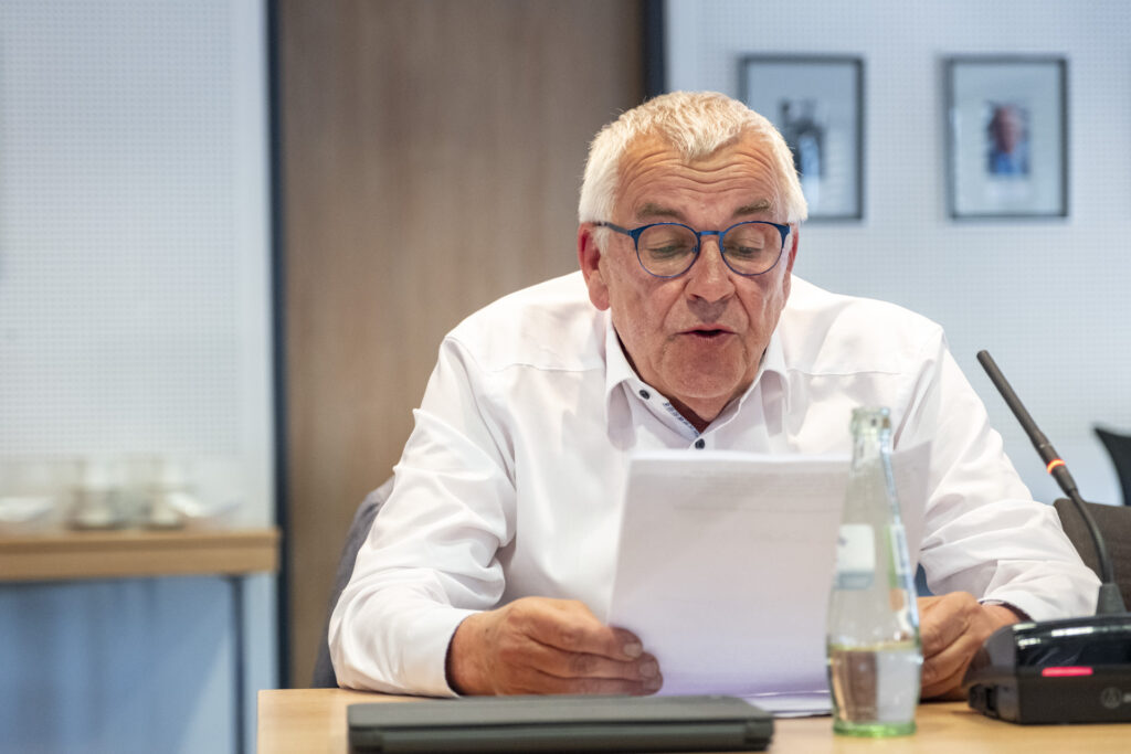 „Während wir hier jeden Euro zweimal umdrehen müssen, werden anderswo Milliarden verschwendet“, sagte AfD-Fraktionssprecher Heinz Fürkötter. Foto: Ronald Larmann/pp/Agentur ProfiPress